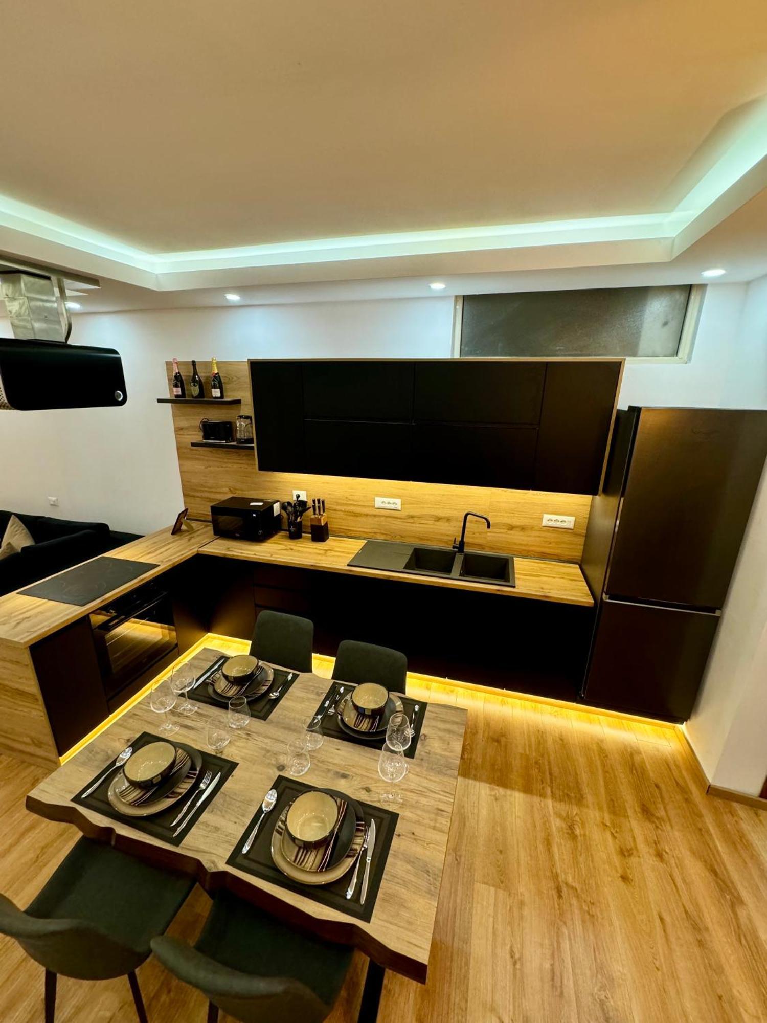 Luxury Central Baba Apartment Shkoder Ngoại thất bức ảnh